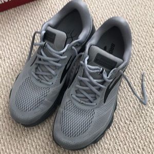 Brooks for men sneakers